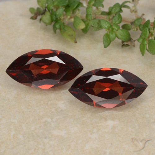 2.47ctw Natural Rojo oscuro Granate piropo, Marquesa, VVS-VS