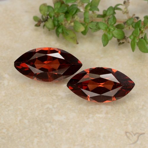 2.43ctw Natural Rojo oscuro Granate piropo, Marquesa, VVS-VS