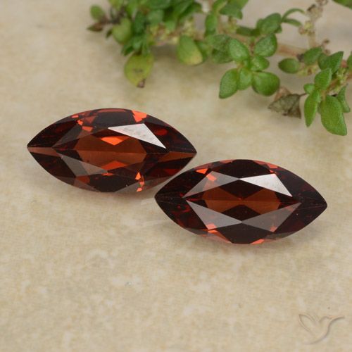 2.22ctw Natural Rojo oscuro Granate piropo, Marquesa, VVS-VS