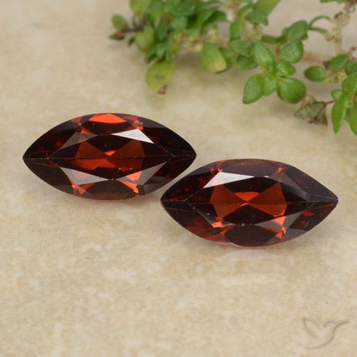 2.33ctw Natural Rojo oscuro Granate piropo, Marquesa, VVS-VS