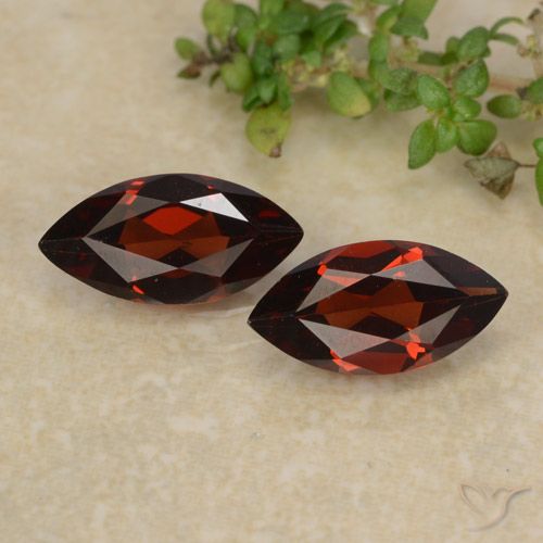 2.20ctw Natural Rojo sangre intenso Granate piropo, Marquesa, VVS-VS