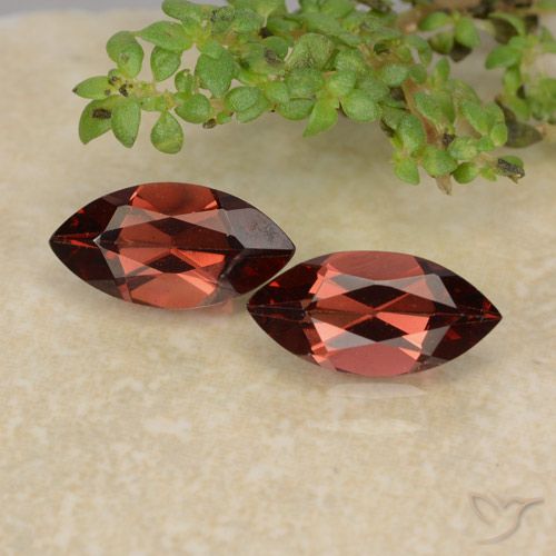 2.21ctw Natural Rojo oscuro Granate piropo, Marquesa, VVS-VS