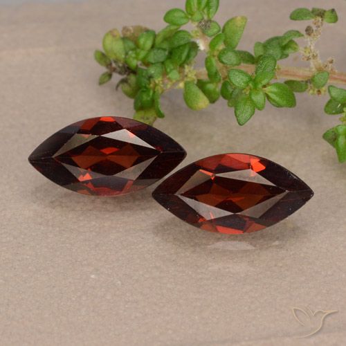 2.41ctw Natural Rojo sangre intenso Granate piropo, Marquesa, VVS-VS