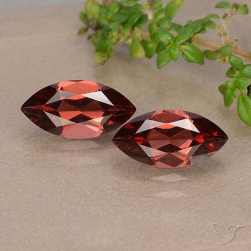 2.42ctw Natural Rojo oscuro Granate piropo, Marquesa, VVS-VS