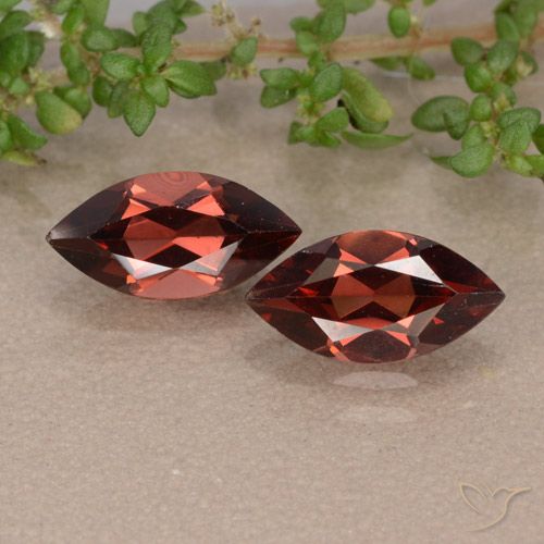 2.48ctw Natural Rojo oscuro Granate piropo, Marquesa, VVS-VS