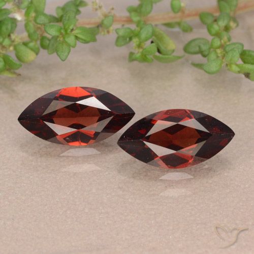 2.32ctw Natural Rojo oscuro Granate piropo, Marquesa, VVS-VS