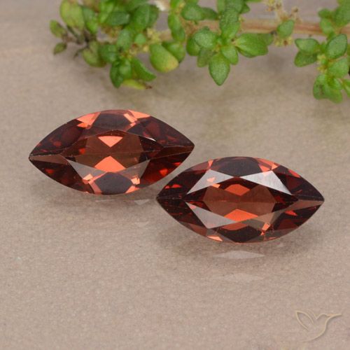 2.21ctw Natural Rojo oscuro Granate piropo, Marquesa, VVS-VS