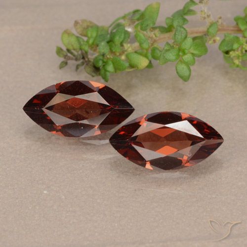 2.24ctw Natural Rojo oscuro Granate piropo, Marquesa, VVS-VS