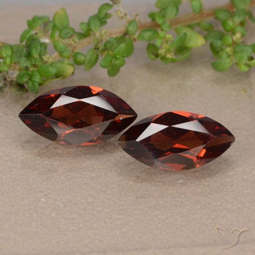 2.32ctw Natural Rojo oscuro Granate piropo, Marquesa, VVS-VS