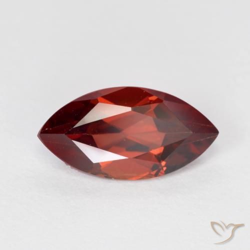 Granate piropo Rojo oscuro natural de 1.32 ct, Marquesa, VVS-VS
