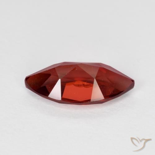 Granate piropo Rojo oscuro natural de 1.32 ct, Marquesa, VVS-VS