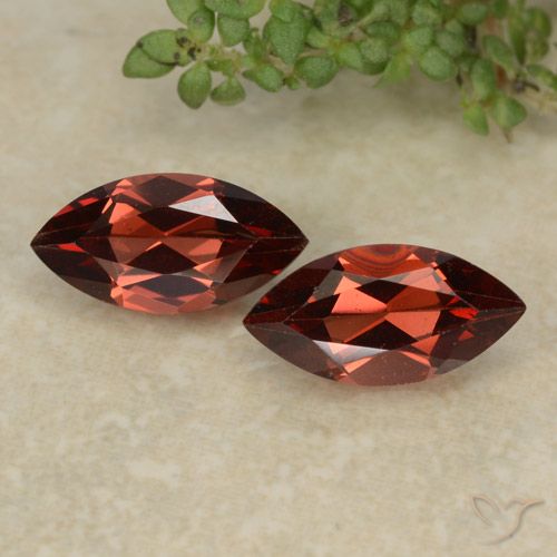 2.41ctw Natural Rojo oscuro Granate piropo, Marquesa, VVS-VS