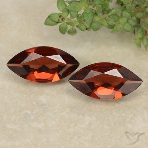 1.71ctw Natural Rojo oscuro Granate piropo, Marquesa, VVS-VS