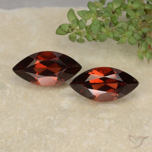 2.56ctw Natural Rojo sangre intenso Granate piropo, Marquesa, VVS-VS