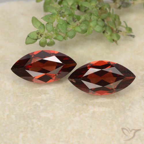 2.46ctw Natural Rojo oscuro Granate piropo, Marquesa, VVS-VS