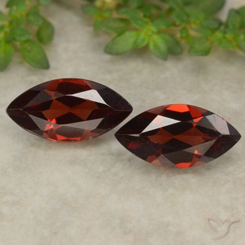 2.63ctw Natural Rojo sangre intenso Granate piropo, Marquesa, VVS-VS