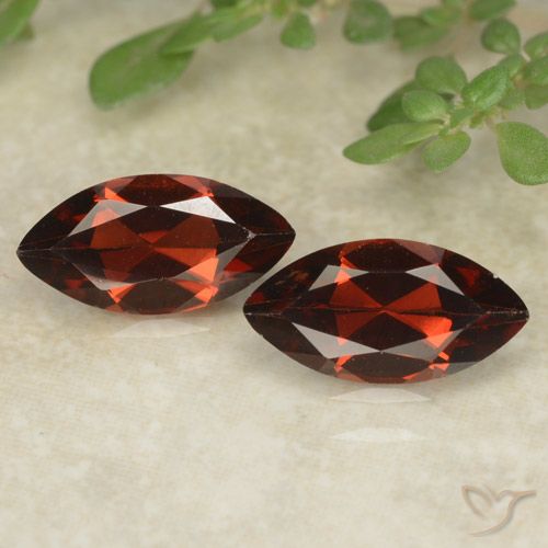 2.35ctw Natural Rojo oscuro Granate piropo, Marquesa, VVS-VS