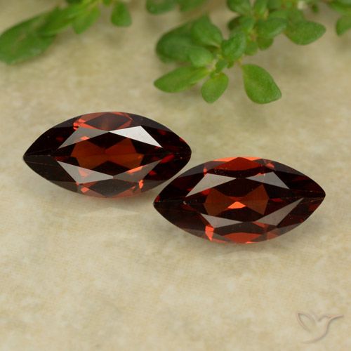 2.63ctw Natural Rojo oscuro Granate piropo, Marquesa, VVS-VS