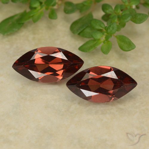 2.41ctw Natural Rojo oscuro Granate piropo, Marquesa, VVS-VS