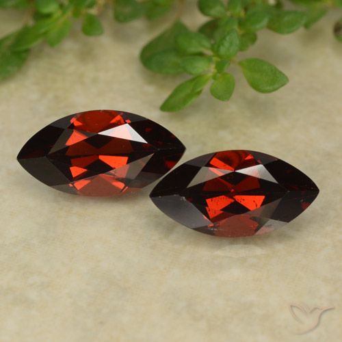 2.83ctw Natural Rojo sangre intenso Granate piropo, Marquesa, VVS-VS