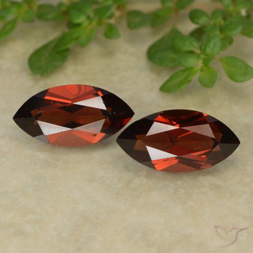 3.06ctw Natural Rojo oscuro Granate piropo, Marquesa, VVS-VS