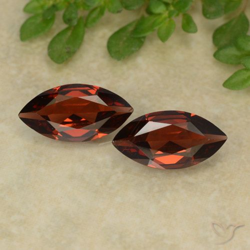 2.22ctw Natural Rojo oscuro Granate piropo, Marquesa, VVS-VS