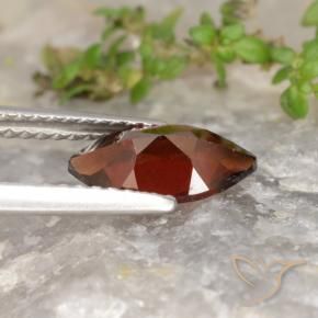 Granate piropo Rojo oscuro natural de 1.31 ct, Marquesa, VVS-VS