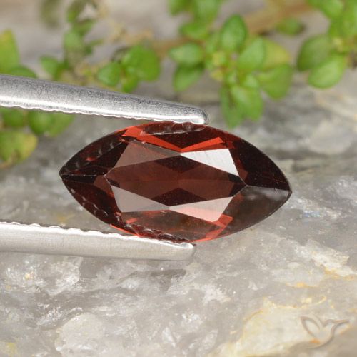 1.36ct Natural Rojo oscuro Granate piropo, Marquesa, VS