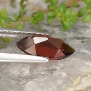 Granate piropo Rojo oscuro natural de 1.36 ct, Marquesa, VS