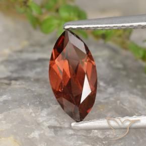 Granate piropo Rojo oscuro natural de 1.21 ct, Marquesa, VVS-VS