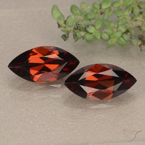 2.56ctw Natural Rojo sangre intenso Granate piropo, Marquesa, VVS-VS