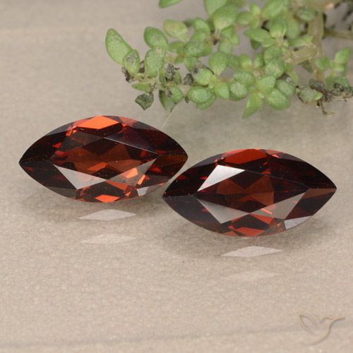 2.56ctw Natural Rojo oscuro Granate piropo, Marquesa, VVS-VS