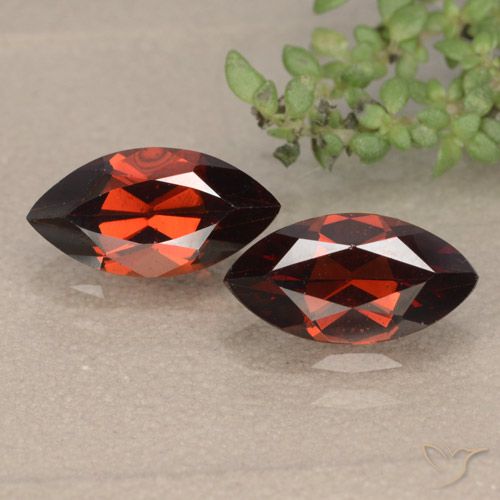 2.65ctw Natural Rojo oscuro Granate piropo, Marquesa, VVS-VS