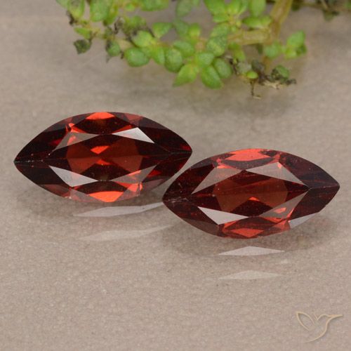 Gemas de Granate Piropo Rojo oscuro natural de 2.50 ct, Marquesa, VS