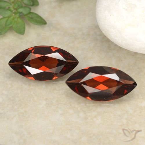 2.04ctw Natural Rojo oscuro Granate piropo, Marquesa, VVS-VS