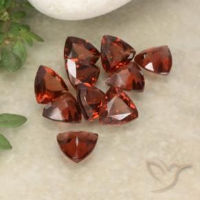 Gemas de Granate piropo Rojo oscuro natural de 2.69 ct, Trillón, VS