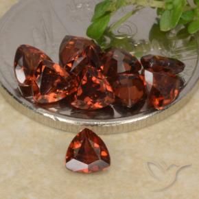 Gemas de Granate piropo Rojo oscuro natural de 2.81 ct, Trillón, VS