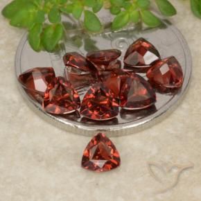 Gemas de Granate Piropo Rojo escarlata intenso natural de 3.16 ct, Trillón, VS