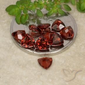Gemas de Granate Piropo Rojo escarlata intenso natural de 3.16 ct, Trillón, VS