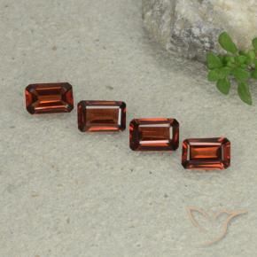 Gemas de Granate piropo Rojo sangría natural de 2.20 ct, Corte Octágono / Esmeralda, VS