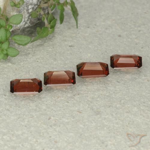 Gemas de Granate piropo Rojo sangría natural de 2.07 ct, Corte Octágono / Esmeralda, VS