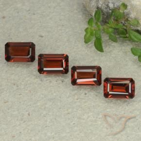 Gemas de Granate piropo Rojo oscuro natural de 2.79 ct, Corte Octágono / Esmeralda, VS