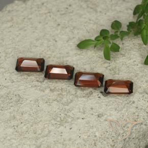 Gemas de Granate piropo Rojo medio natural de 2.28 ct, Corte Octágono / Esmeralda, VS
