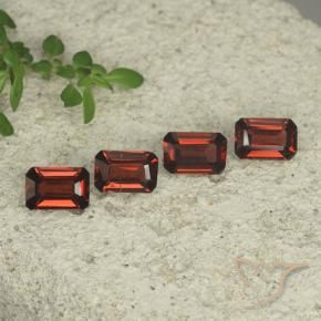 Gemas de Granate piropo Rojo oscuro natural de 2.21 ct, Corte Octágono / Esmeralda, VS