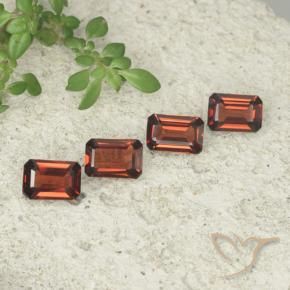 Gemas de Granate piropo Rojo sangría natural de 2.25 ct, Corte Octágono / Esmeralda, VS
