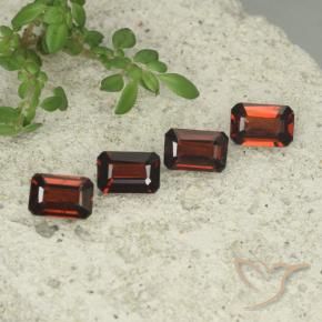 Gemas de Granate piropo Rojo oscuro natural de 2.24 ct, Corte Octágono / Esmeralda, VS