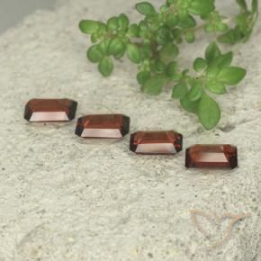 Gemas de Granate piropo Rojo medio natural de 2.11 ct, Corte Octágono / Esmeralda, VS