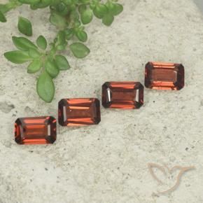 Gemas de Granate piropo Rojo sangría natural de 2.01 ct, Corte Octágono / Esmeralda, VS