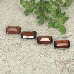 Gemas de Granate piropo Rojo oscuro natural de 2.09 ct, Corte Octágono / Esmeralda, VS