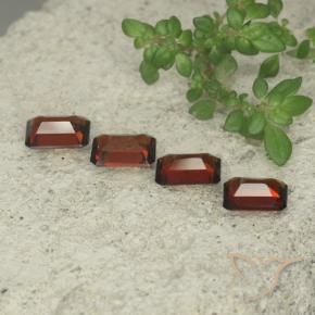 Gemas de Granate piropo Rojo oscuro natural de 2.65 ct, Corte Octágono / Esmeralda, VS